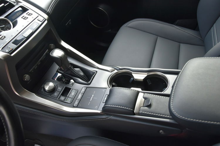 Lexus NX NX300h AWD 197KM 2021r. SALON Impression Full LED Kamera NAVi Skóra zdjęcie 12