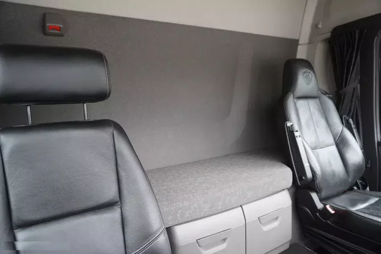 Scania R540 8×4 / Rama 8.7 m / oś skrętna / 2020 zdjęcie 27