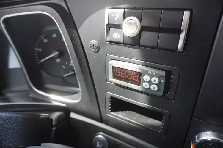 Mercedes Actros 1824 / Chłodnia 22 EPAL / Carrier Supra 1250 / kab. sypialna zdjęcie 23