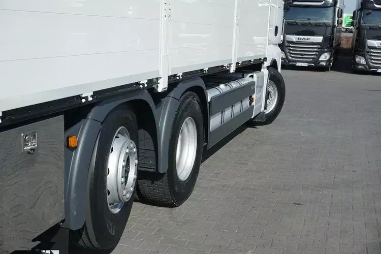 MAN TGX / 26.500 / E 6 / 6 X 2 / SKRZYNIOWY + HDS / HIAB 192 ES – 3 / OŚ SKRETNA zdjęcie 19