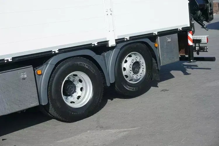 MAN TGX / 26.500 / E 6 / 6 X 2 / SKRZYNIOWY + HDS / HIAB 192 ES – 3 / OŚ SKRETNA zdjęcie 30
