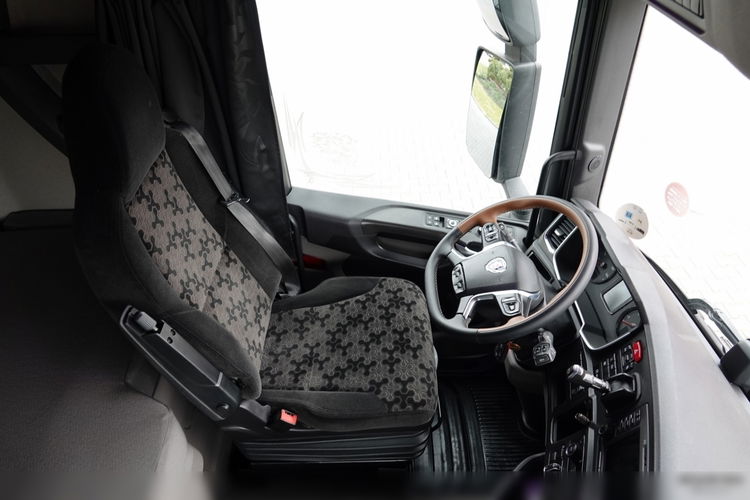 Scania R 450 / RETARDER / HYDRAULIKA  / CAŁA NA PODUSZKACH /  OPONY 100% / PO KONTRAKCIE SERWISOWYM zdjęcie 28