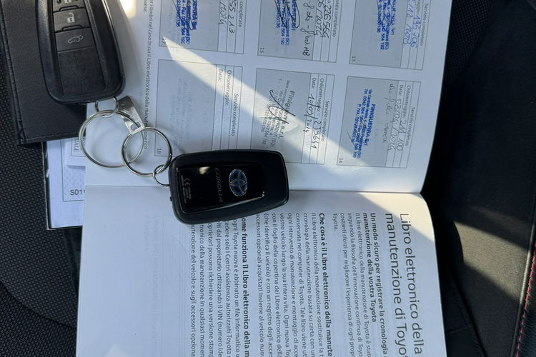 Toyota Corolla 2.0HSD 184KM GR Pełny serwis Bezwypadkowy Niepowtarzalna zdjęcie 9