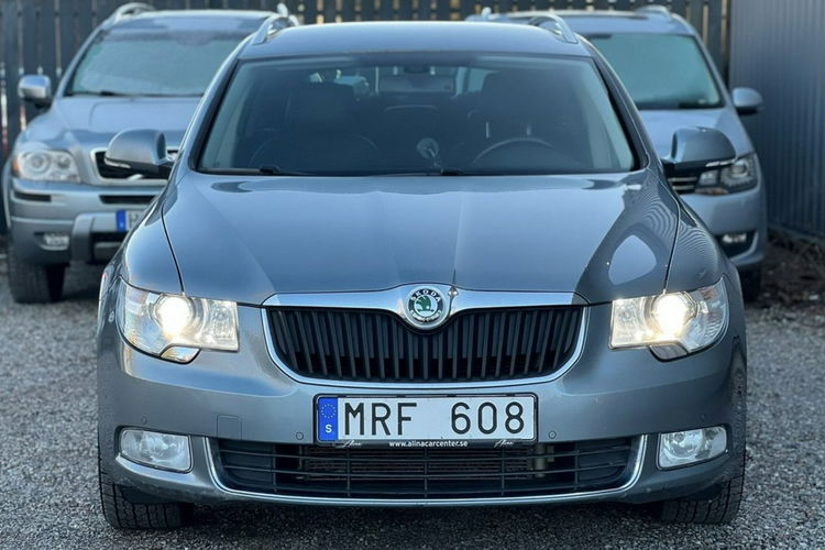 Skoda Superb 2.0tdi 4x4 DSG full opcja xenon Navi ledy kamera skóry mały przebieg zdjęcie 2