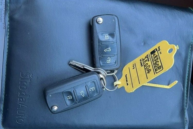 Skoda Superb 2.0tdi 4x4 DSG full opcja xenon Navi ledy kamera skóry mały przebieg zdjęcie 20