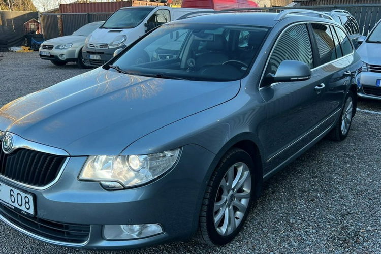 Skoda Superb 2.0tdi 4x4 DSG full opcja xenon Navi ledy kamera skóry mały przebieg zdjęcie 3
