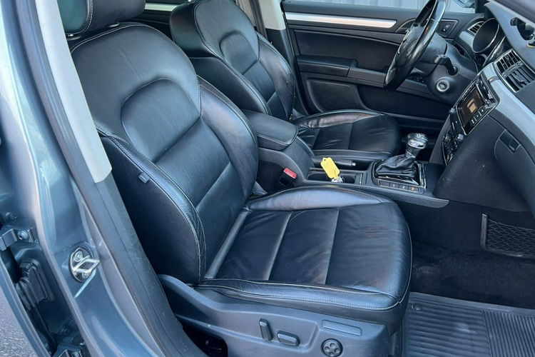 Skoda Superb 2.0tdi 4x4 DSG full opcja xenon Navi ledy kamera skóry mały przebieg zdjęcie 7
