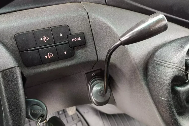 Iveco Daily 70C18 V H zdjęcie 25