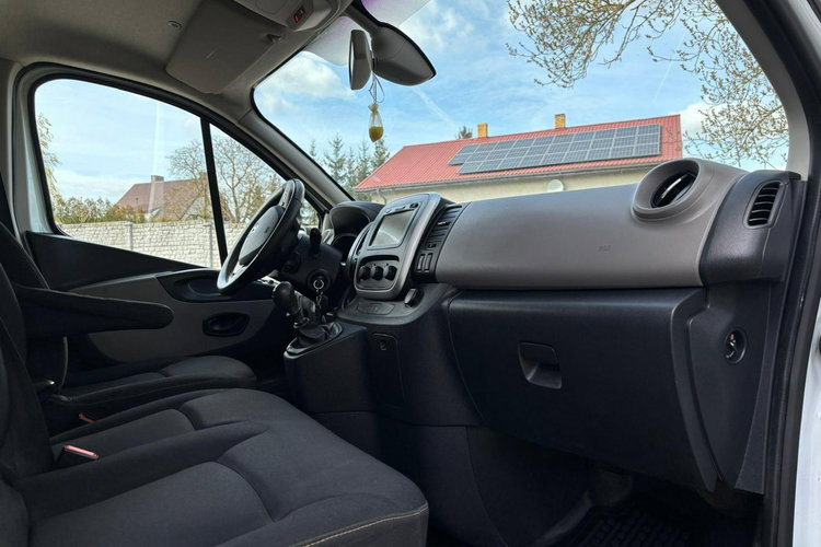 Renault Trafic 1.6 120KM 2017 186tys km Brygadówka 6osb Hak Klimatyzacja Tempomat zdjęcie 18