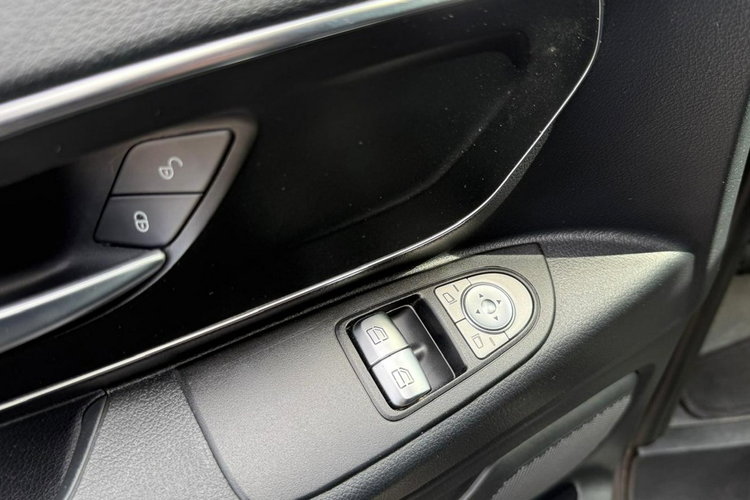 Mercedes Vito DŁUGI / KLIMATRONIC / 90 tys km / AUTOMAT / 2.2-165KM / GWARANCJA zdjęcie 13