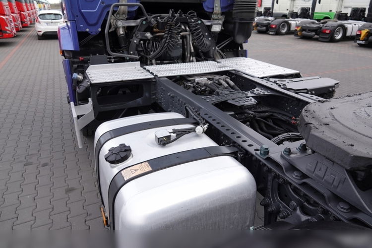 Mercedes AROCS 2051 / 4x4 /  97.000 KM / NISKA KABINA / WYSOKO ZAWIESZONY / EURO 6 / PO KONTRAKCIE SERWISOWYM  zdjęcie 14