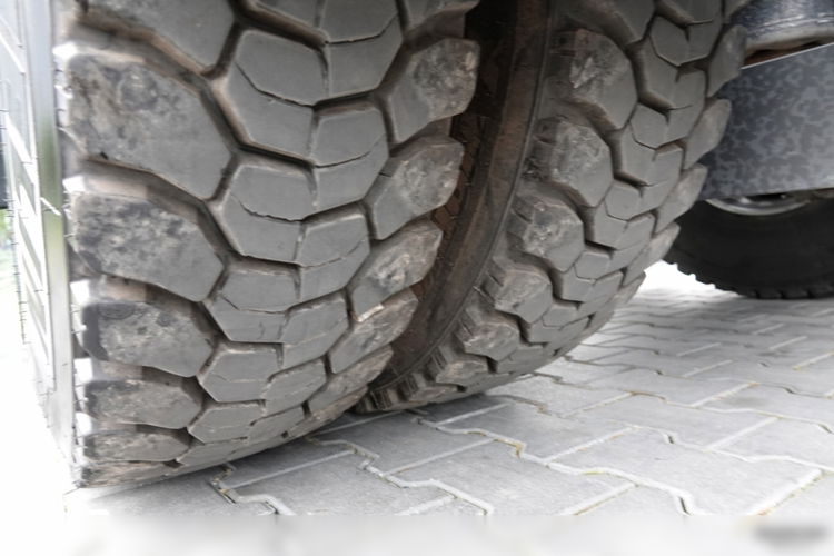 Mercedes AROCS 2051 / 4x4 /  97.000 KM / NISKA KABINA / WYSOKO ZAWIESZONY / EURO 6 / PO KONTRAKCIE SERWISOWYM  zdjęcie 22