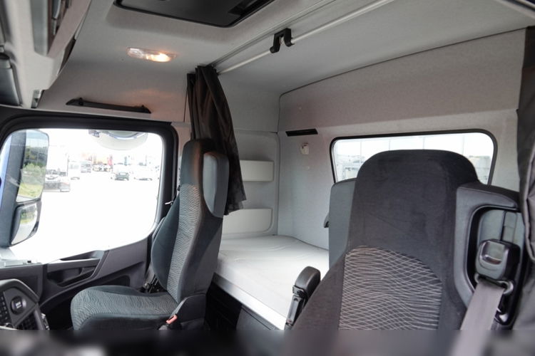 Mercedes AROCS 2051 / 4x4 /  97.000 KM / NISKA KABINA / WYSOKO ZAWIESZONY / EURO 6 / PO KONTRAKCIE SERWISOWYM  zdjęcie 28