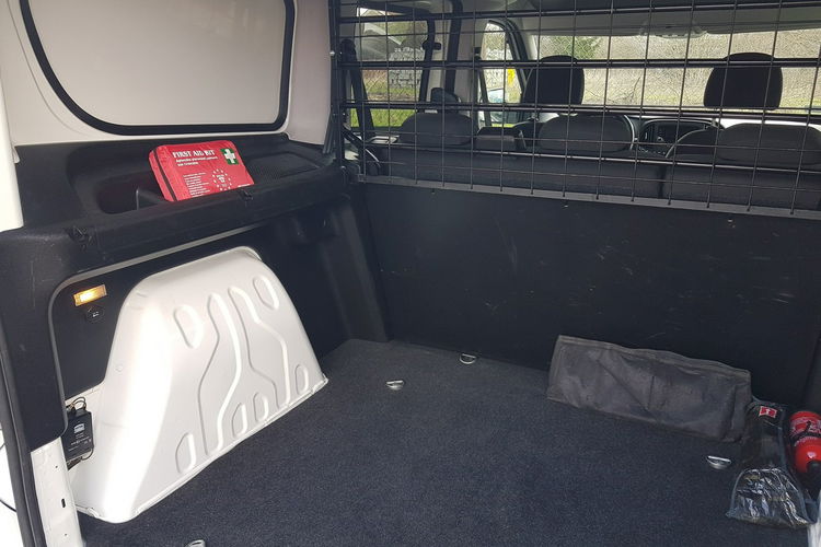 Fiat Doblo MAXI 5 OSÓB DŁUGI KLIMA 6-BIEGÓW KRAJOWY I-WŁAŚCICIEL FAKTURA VAT zdjęcie 20
