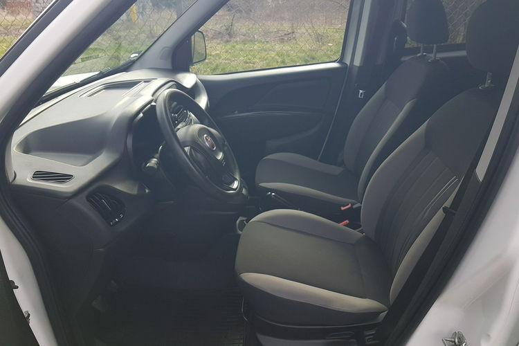 Fiat Doblo MAXI 5 OSÓB DŁUGI KLIMA 6-BIEGÓW KRAJOWY I-WŁAŚCICIEL FAKTURA VAT zdjęcie 21