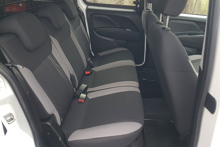 Fiat Doblo MAXI 5 OSÓB DŁUGI KLIMA 6-BIEGÓW KRAJOWY I-WŁAŚCICIEL FAKTURA VAT zdjęcie 23