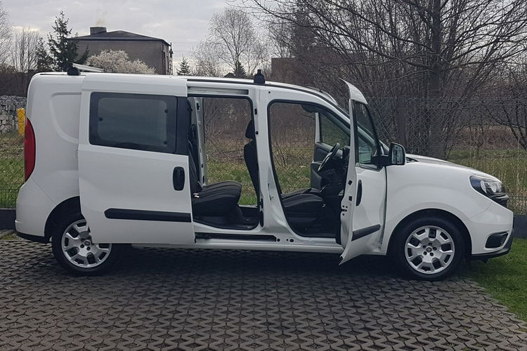 Fiat Doblo MAXI 5 OSÓB DŁUGI KLIMA 6-BIEGÓW KRAJOWY I-WŁAŚCICIEL FAKTURA VAT zdjęcie 26