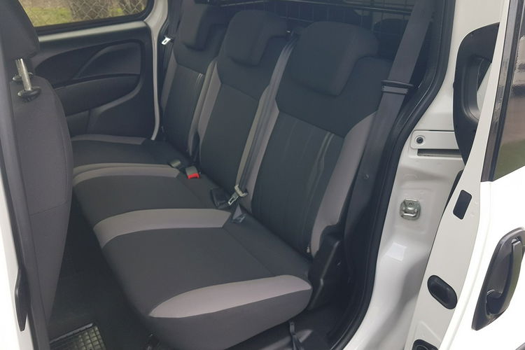 Fiat Doblo MAXI 5 OSÓB DŁUGI KLIMA 6-BIEGÓW KRAJOWY I-WŁAŚCICIEL FAKTURA VAT zdjęcie 6