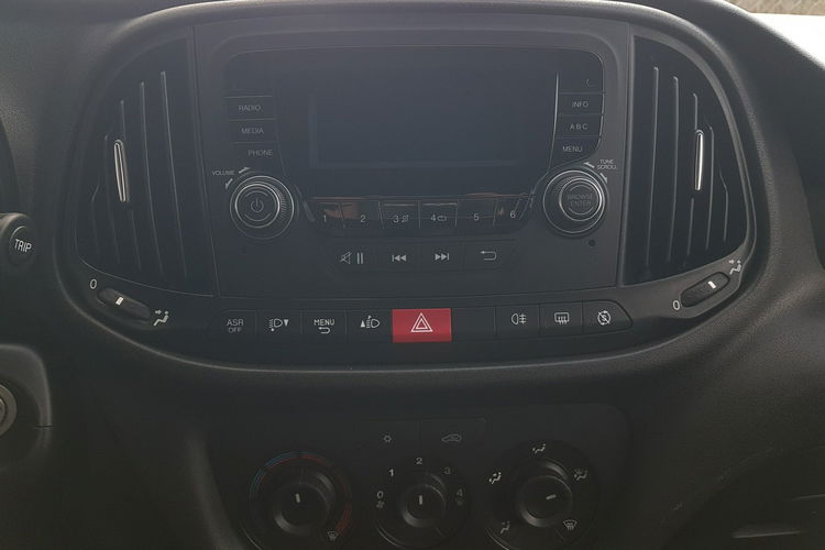 Fiat Doblo MAXI 5 OSÓB DŁUGI KLIMA 6-BIEGÓW KRAJOWY I-WŁAŚCICIEL zdjęcie 28