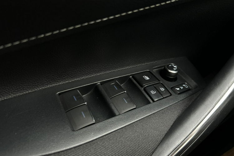 Toyota Corolla 1.8 HYBRID 122KM COMFORT TECH, salon Polska, gwarancja zdjęcie 21