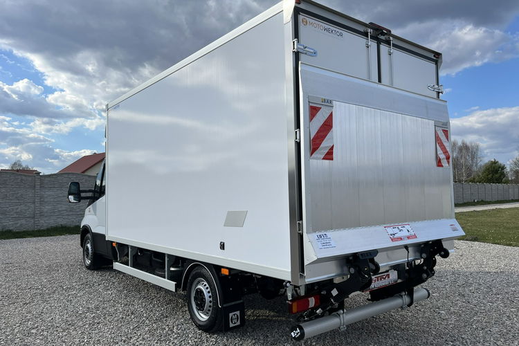 Mercedes Sprinter Iveco Daily 3.0/160KM Winda_B.A.R.-750Kg Chłodnia_Carrier -29 C/+29 C zdjęcie 3