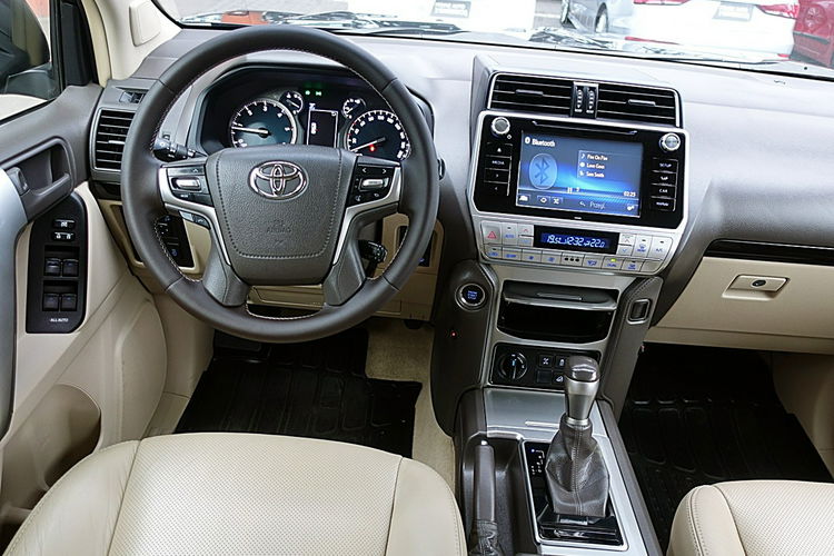 Toyota Land Cruiser 3 Lata GWARANCJA 4x4 Kraj Bezwypadkowy NOWY MODEL Skóra+Led 4x2 zdjęcie 14