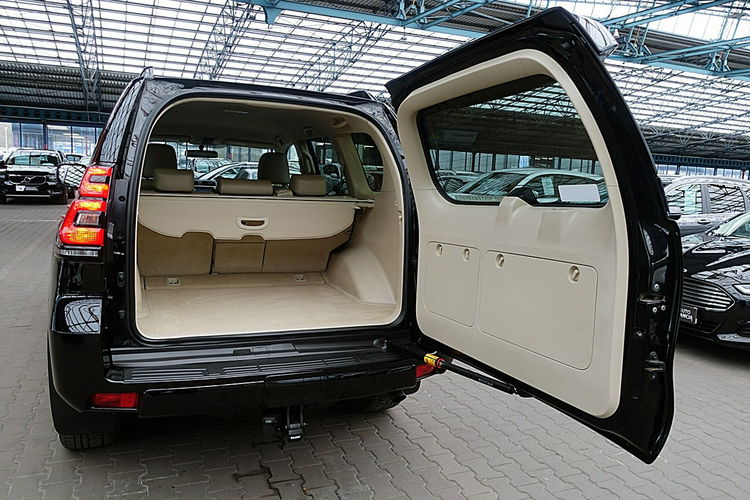 Toyota Land Cruiser 3 Lata GWARANCJA 4x4 Kraj Bezwypadkowy NOWY MODEL Skóra+Led 4x2 zdjęcie 4
