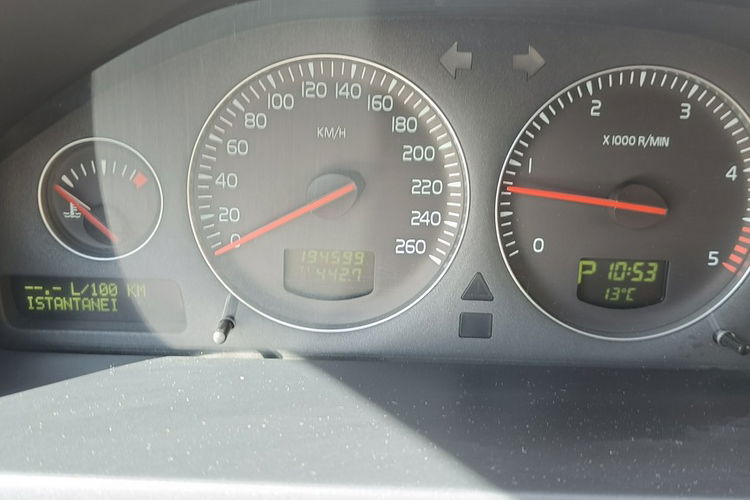 Volvo XC 90 2.4 D5 Momentum AWD, automat, bezwypadkowy, skóra, nawigacja, zdjęcie 15