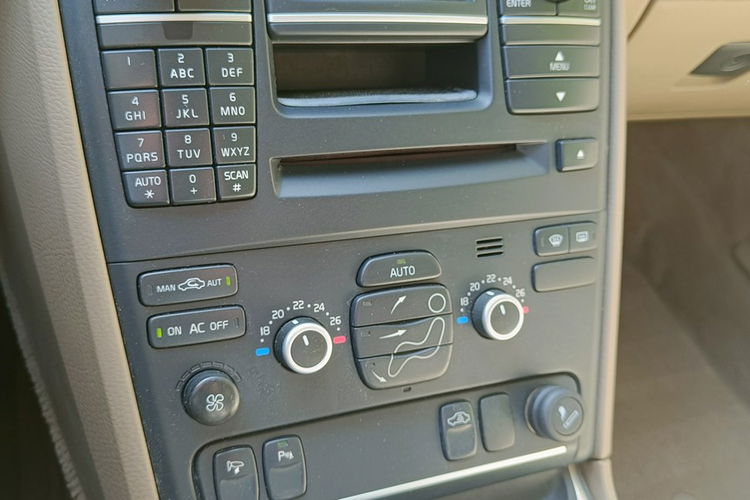 Volvo XC 90 2.4 D5 Momentum AWD, automat, bezwypadkowy, skóra, nawigacja, zdjęcie 28