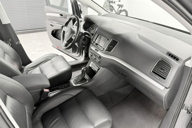 Volkswagen Sharan 2.0 TDI 177PS +DSG"KARAT Exclusive"7-Osobowy BiXenon NAVI Skóry NIEMCY zdjęcie 20