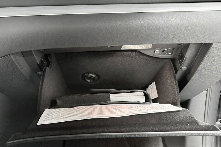 Volkswagen Sharan 2.0 TDI 177PS +DSG"KARAT Exclusive"7-Osobowy BiXenon NAVI Skóry NIEMCY zdjęcie 34