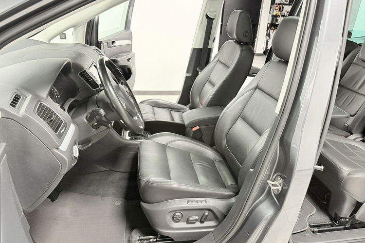 Volkswagen Sharan 2.0 TDI 177PS +DSG"KARAT Exclusive"7-Osobowy BiXenon NAVI Skóry NIEMCY zdjęcie 39