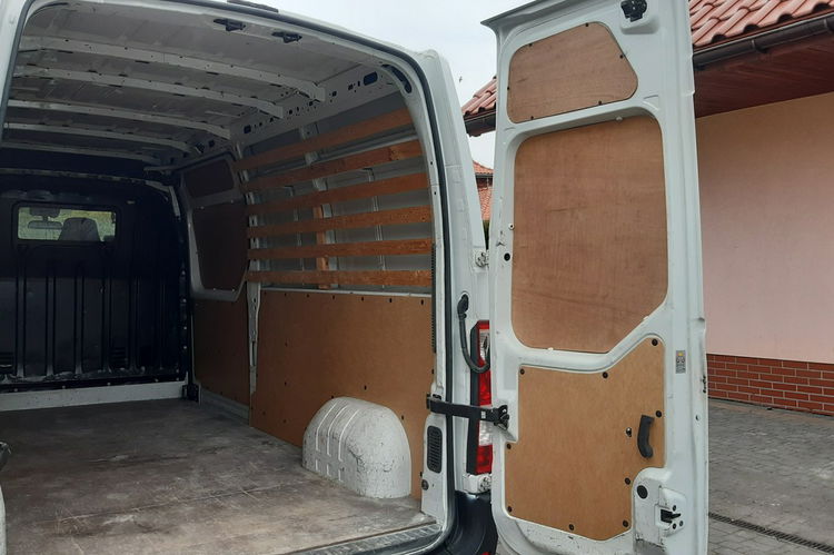 Nissan NV 400 zdjęcie 28