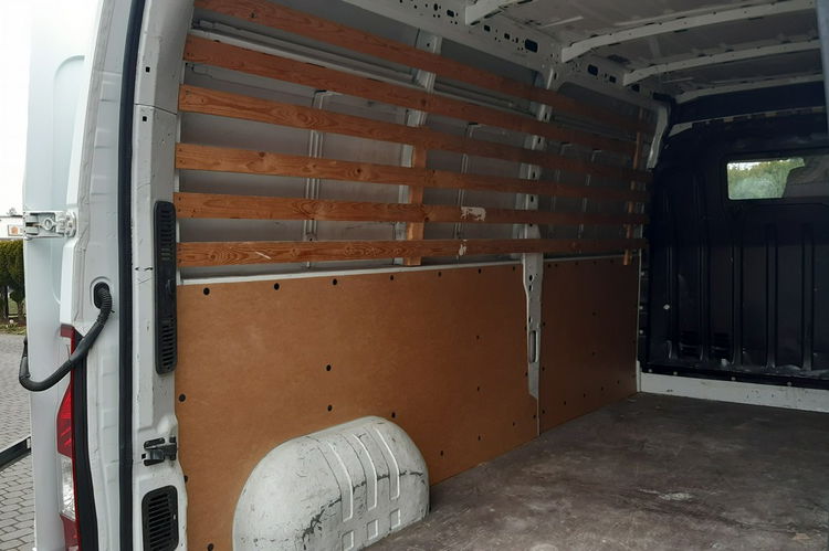 Nissan NV 400 zdjęcie 31
