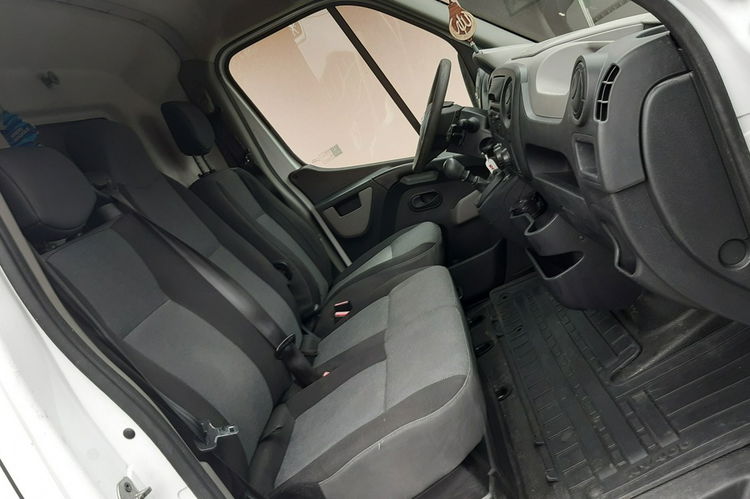 Nissan NV 400 zdjęcie 8