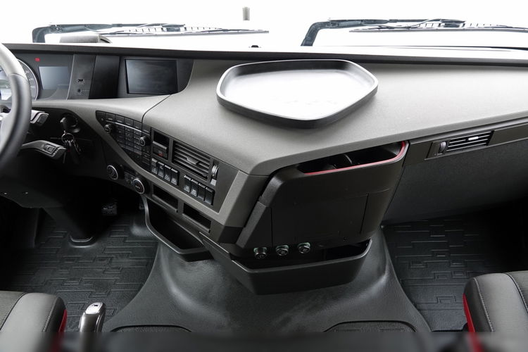 Volvo FH 500 / KLIMA POSTOJOWA / ALUFELGI  / PO KONTRAKCIE SERWISOWYM / SPROWADZONY zdjęcie 32