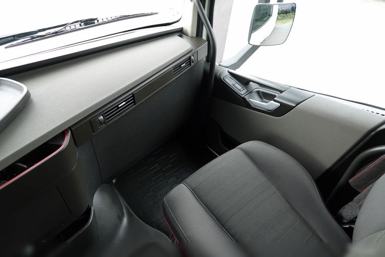 Volvo FH 500 / KLIMA POSTOJOWA / ALUFELGI  / PO KONTRAKCIE SERWISOWYM / SPROWADZONY zdjęcie 33