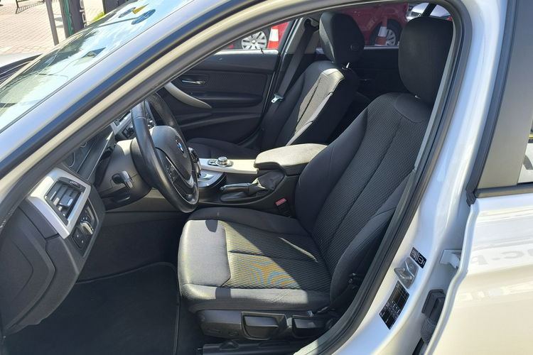 BMW 320 2.0d 163KM Automat Navi Szyberdach zdjęcie 18