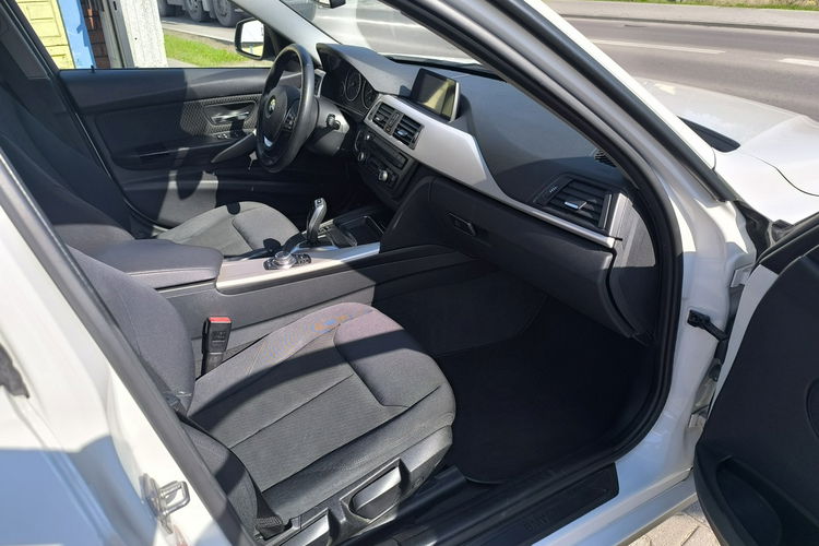 BMW 320 2.0d 163KM Automat Navi Szyberdach zdjęcie 21