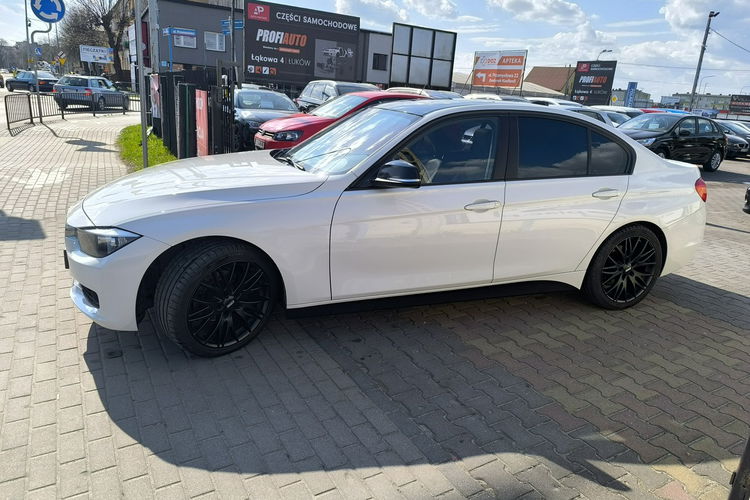 BMW 320 2.0d 163KM Automat Navi Szyberdach zdjęcie 9
