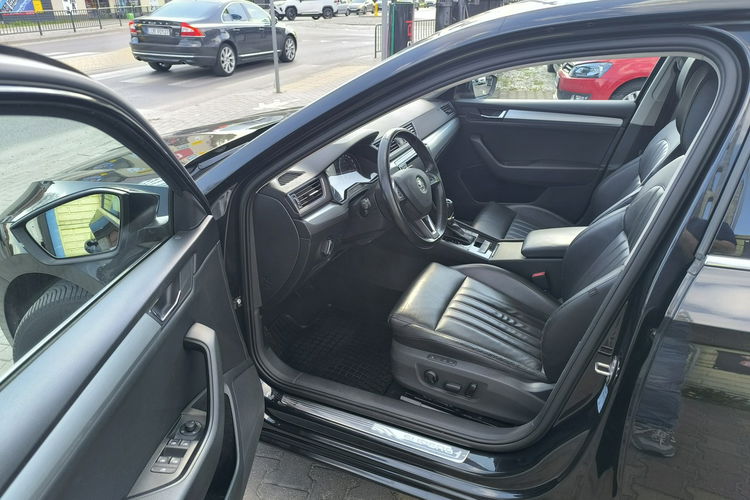 Skoda Superb 1.6 TDi 120KM Skóra Automat zdjęcie 12