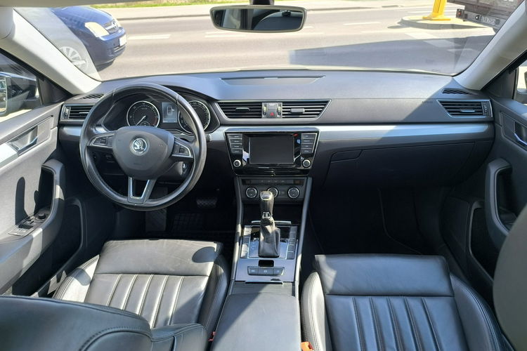 Skoda Superb 1.6 TDi 120KM Skóra Automat zdjęcie 17