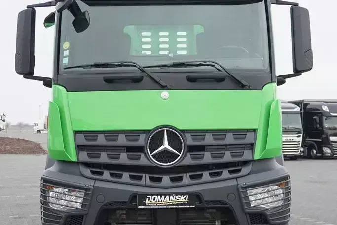 Mercedes AROCS / 3240 / 8 X 4 / TRIDEM / SKRZYNIOWY + HDS / HIAB 262 E – 7 / WYS. 19 M zdjęcie 16