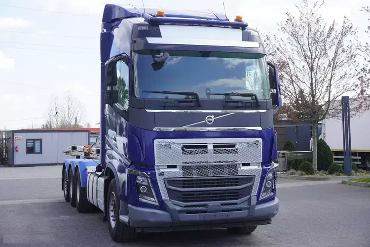 Volvo FH16 750 8x4 / 750 KM / 20 t ładowności / zabudowa z kłonicami zdjęcie 10