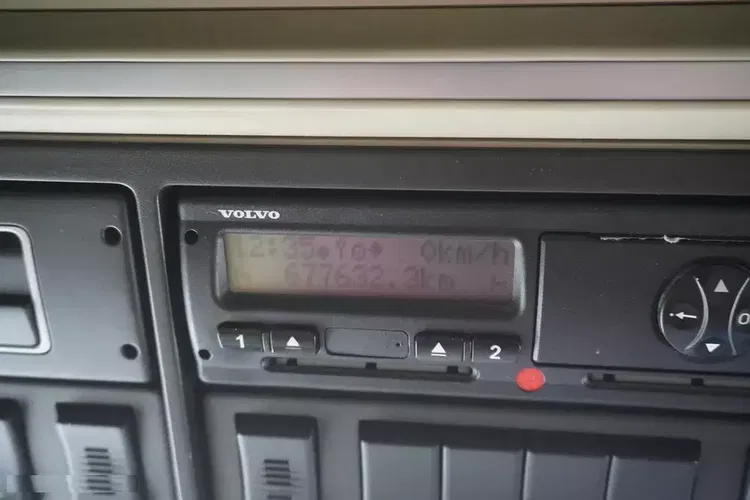 Volvo FH16 750 8x4 / 750 KM / 20 t ładowności / zabudowa z kłonicami zdjęcie 21