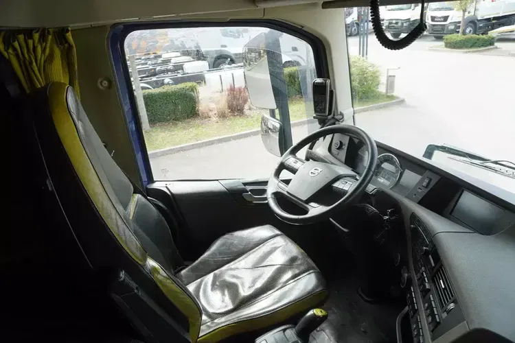 Volvo FH16 750 8x4 / 750 KM / 20 t ładowności / zabudowa z kłonicami zdjęcie 27
