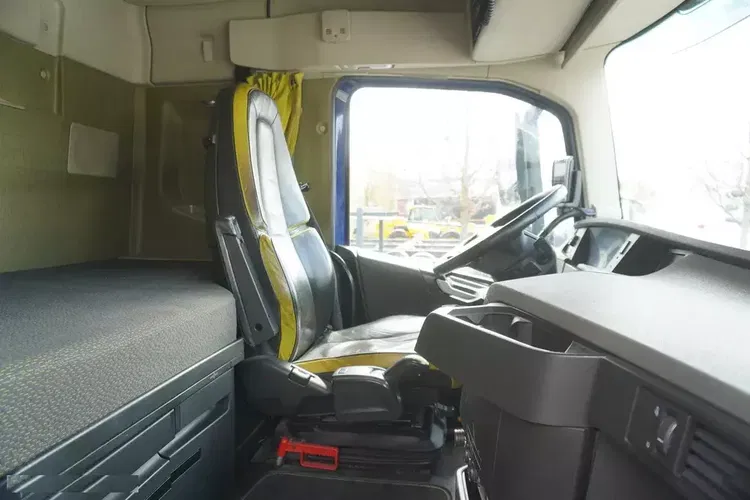 Volvo FH16 750 8x4 / 750 KM / 20 t ładowności / zabudowa z kłonicami zdjęcie 28