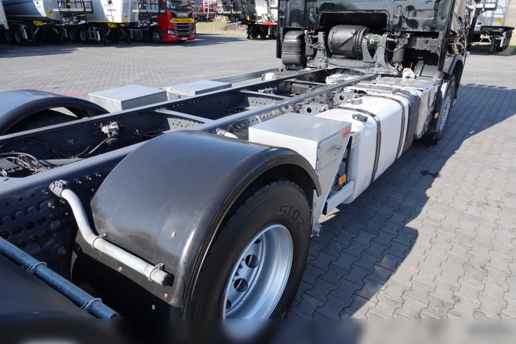 Volvo FH 16 / 750 KM / 6X4 / RAMA DŁ. 8 M / 373 TYS. KM  / DO ZABUDOWY zdjęcie 21