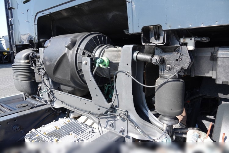 Volvo FH 16 / 750 KM / 6X4 / RAMA DŁ. 8 M / 373 TYS. KM  / DO ZABUDOWY zdjęcie 24