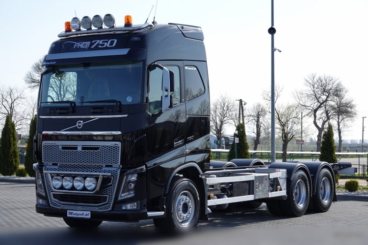 Volvo FH 16 / 750 KM / 6X4 / RAMA DŁ. 8 M / 373 TYS. KM  / DO ZABUDOWY zdjęcie 2